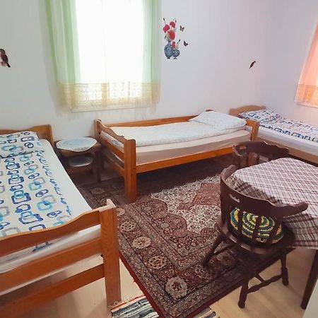 Privatni Smjestaj "Mratinje" Guest House Pluzine Exterior photo