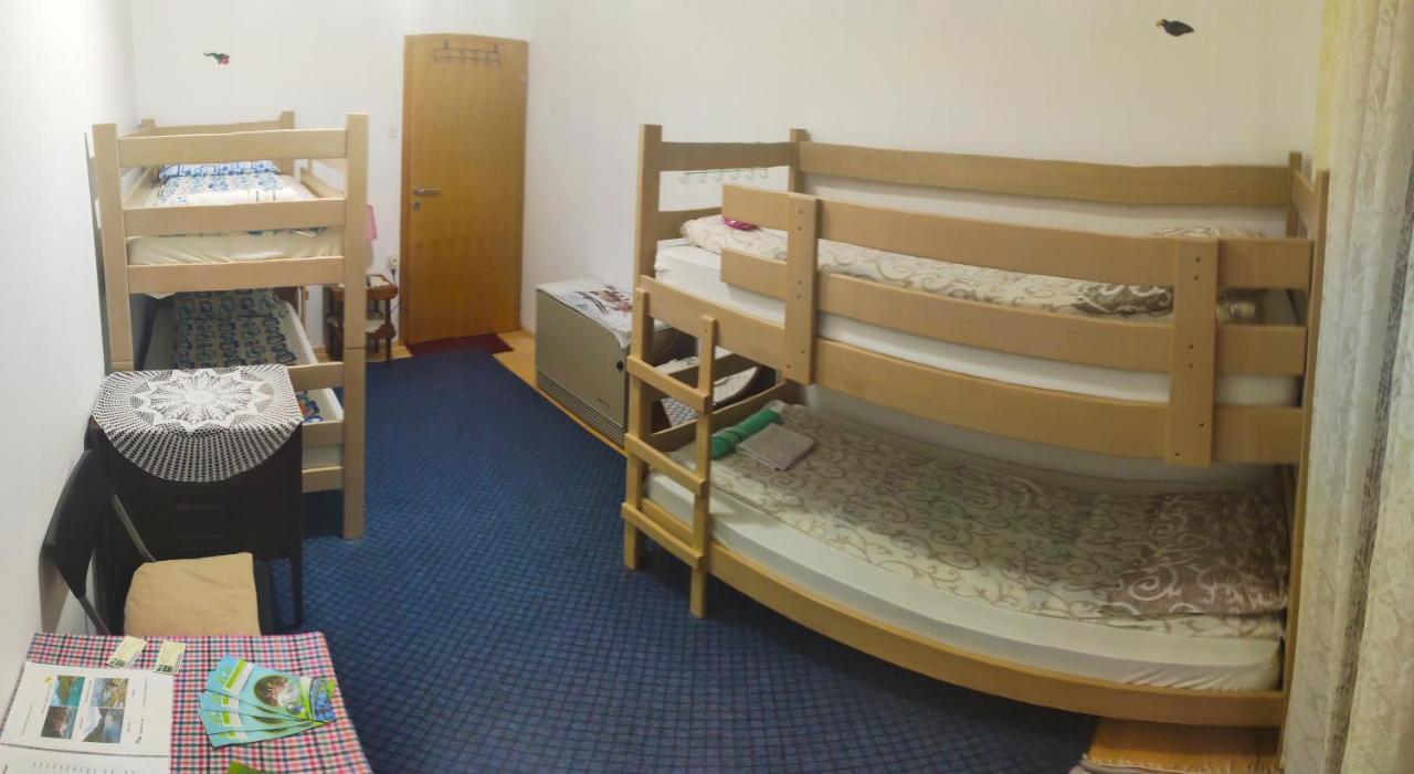 Privatni Smjestaj "Mratinje" Guest House Pluzine Exterior photo