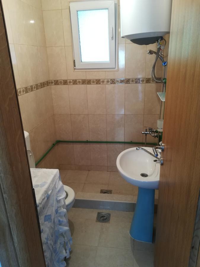 Privatni Smjestaj "Mratinje" Guest House Pluzine Exterior photo